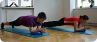 Liegestuetze auf Balance Igel Liegestuetze auf Balance Igel