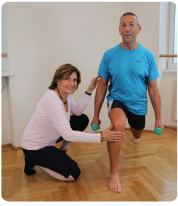 Osteoporosetraining mit Hanteln